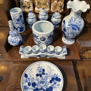 Bộ đồ thờ men lam vẽ kĩ  gốm sứ Bát Tràng